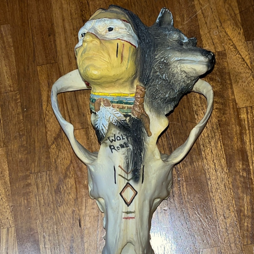 Spoontiques Decorative Carved Wolf Skull Wolf Robe Western Indian Art